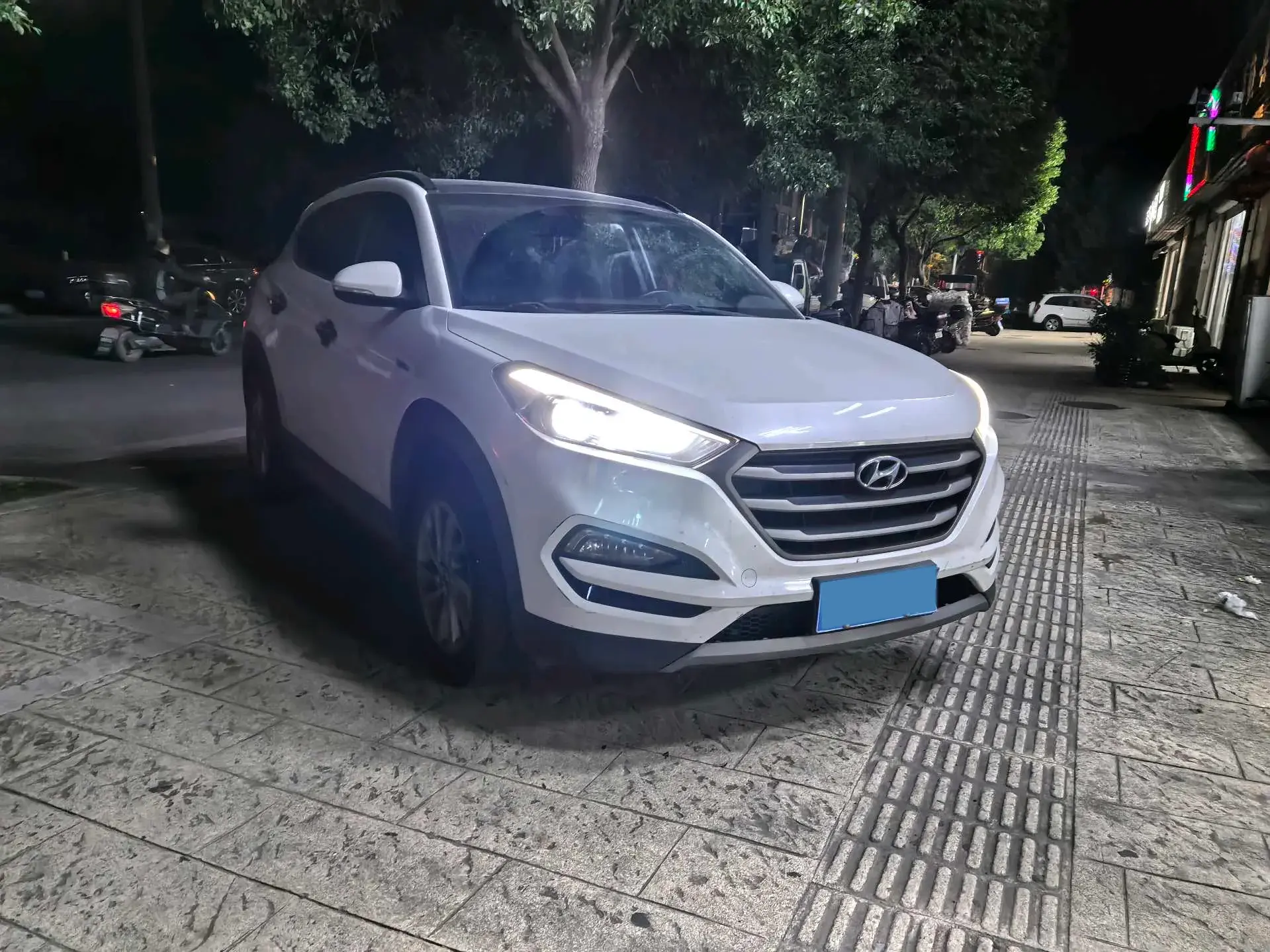 2018 HYUNDAI TUCSON thumbnail 2