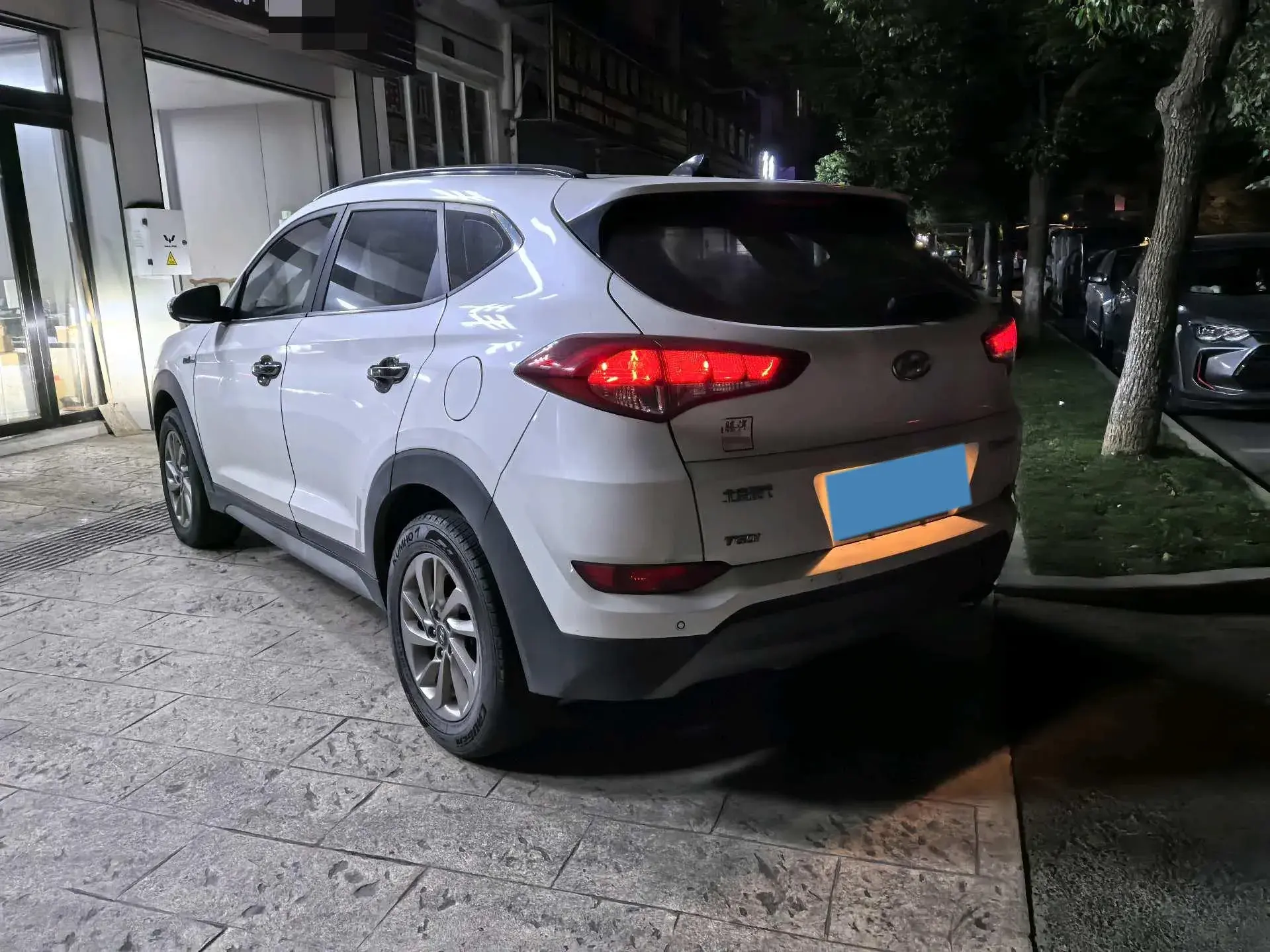 2018 HYUNDAI TUCSON thumbnail 4