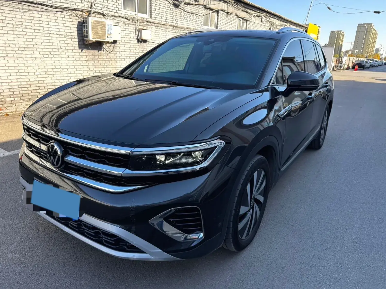 2021 VOLKSWAGEN TALAGON view 1