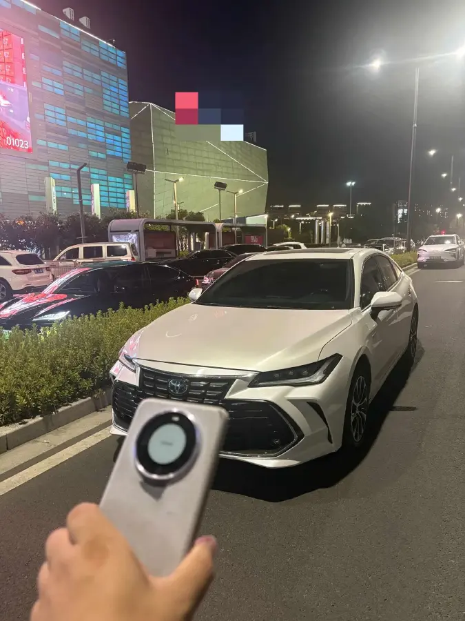 2022 Toyota Avalon 2.5L 178HP L4 E-CVT Hybrid