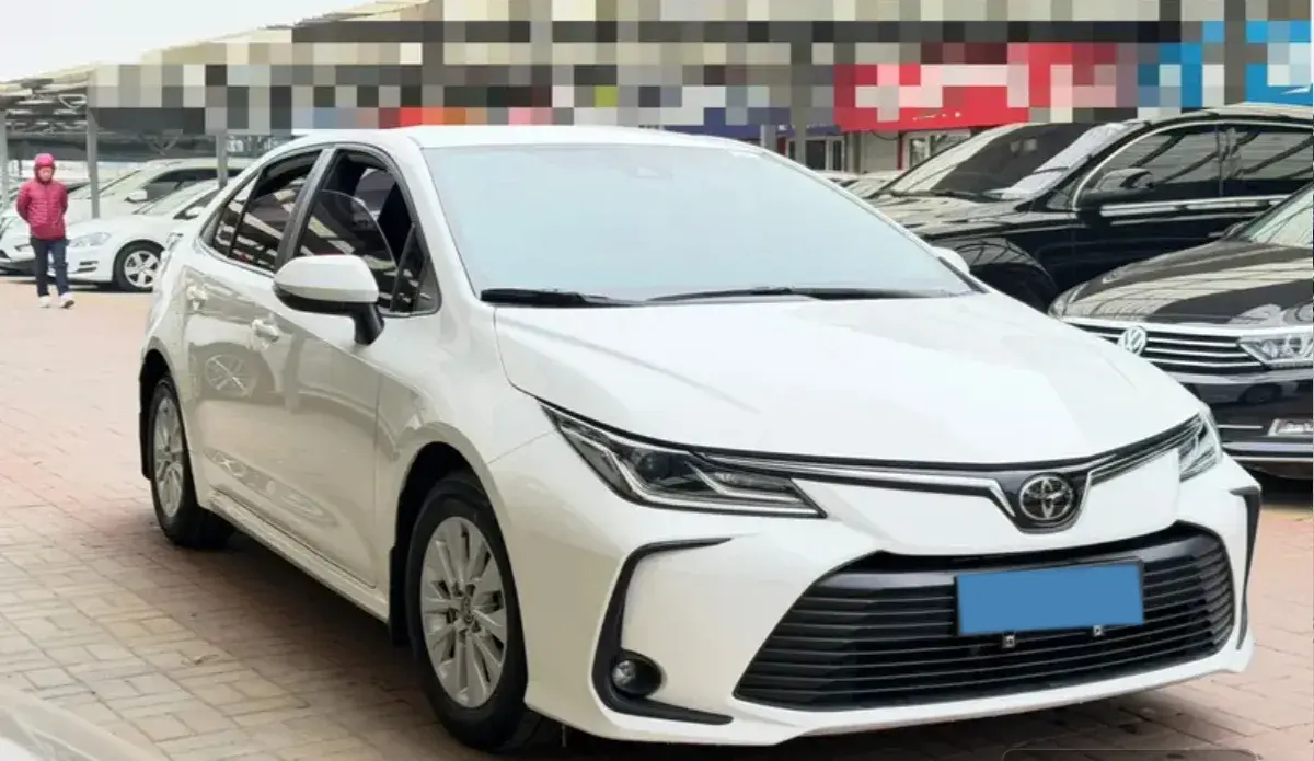 2021 TOYOTA COROLLA thumbnail 3