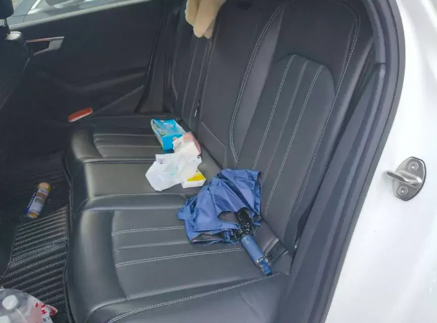 2023 AUDI A4L thumbnail 4