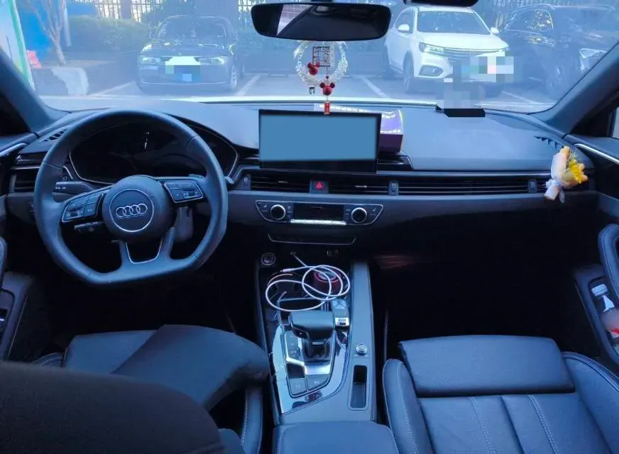 2023 Audi A4L 2.0T 190HP L4 7DCT,autocango,china used car exporter,china ev exporter,chinese used car exporter,chinese used ev exporter