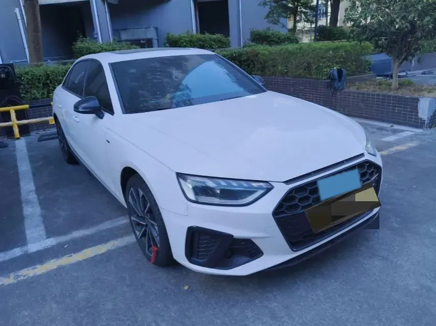 2023 Audi A4L 2.0T 190HP L4 7DCT,autocango,china used car exporter,china ev exporter,chinese used car exporter,chinese used ev exporter