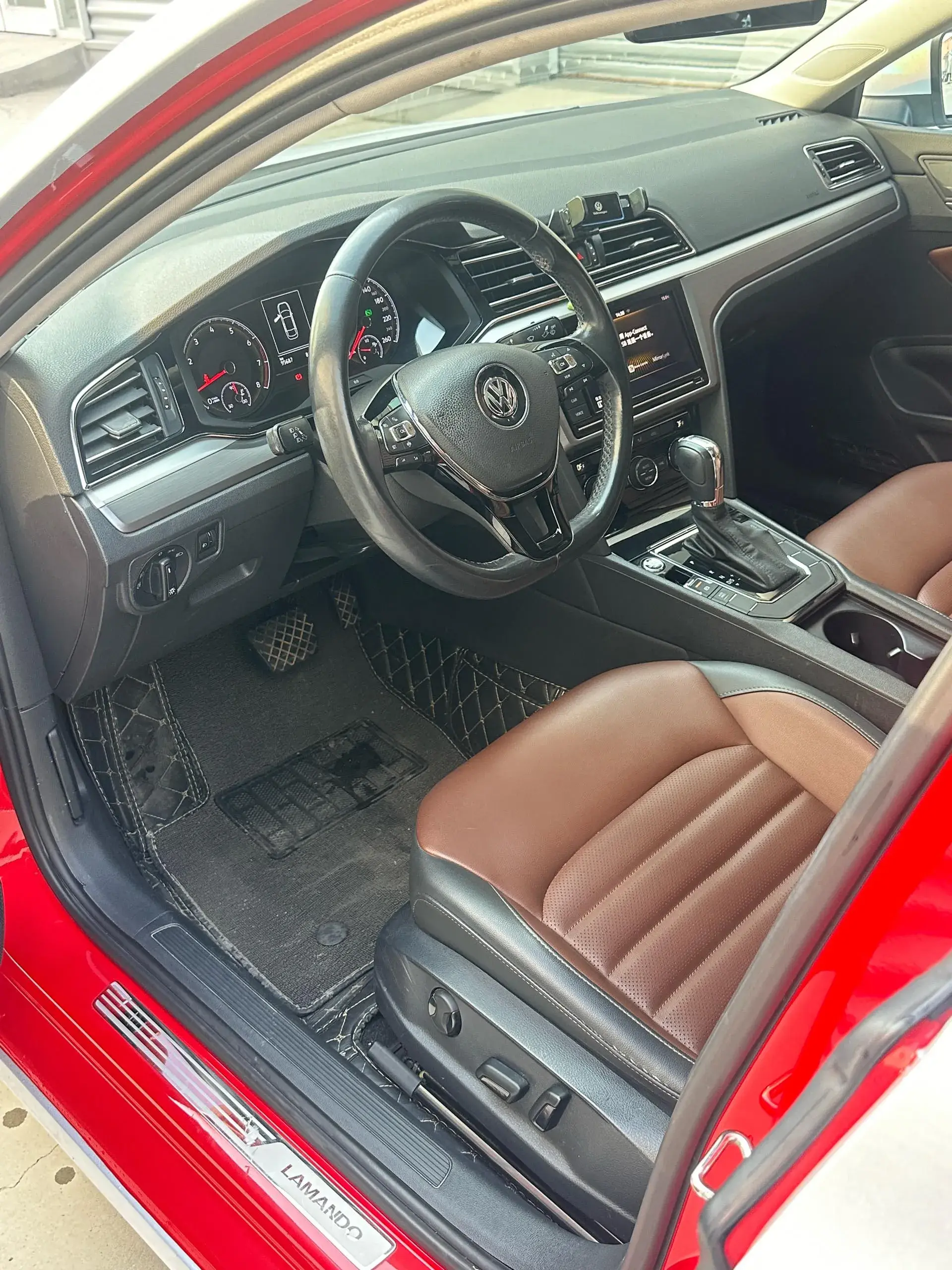 2019 VOLKSWAGEN LAMANDO thumbnail 3