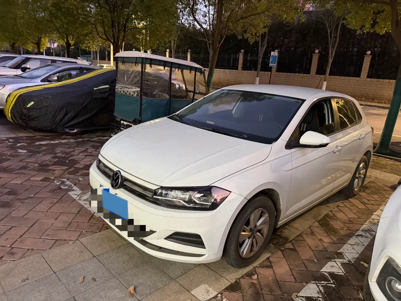 2023 VOLKSWAGEN POLO view 1