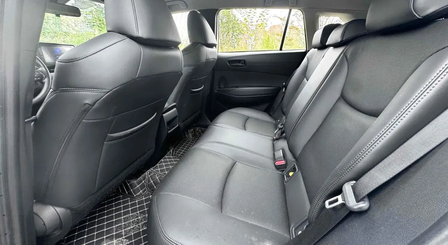 2023 TOYOTA COROLLA thumbnail 4