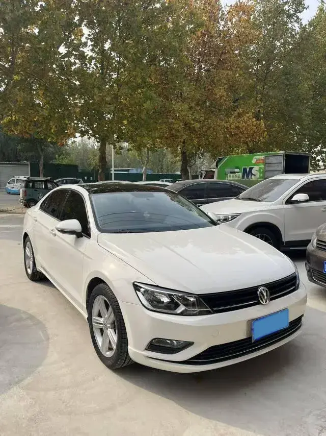 2018 VOLKSWAGEN LAMANDO thumbnail 2