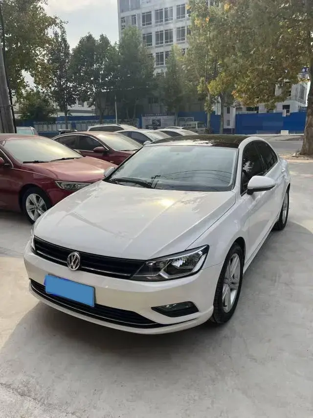 2018 VOLKSWAGEN LAMANDO view 1