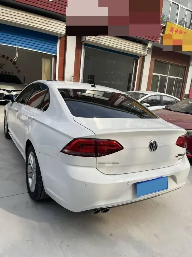 2018 VOLKSWAGEN LAMANDO thumbnail 3