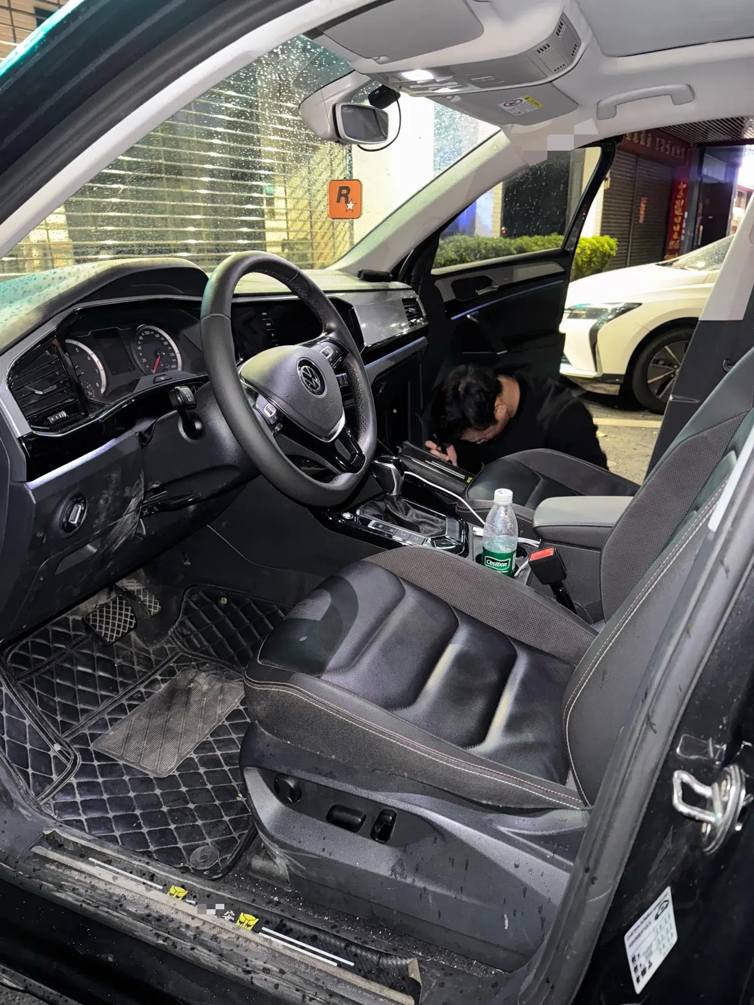 2021 VOLKSWAGEN TAYRON thumbnail 3