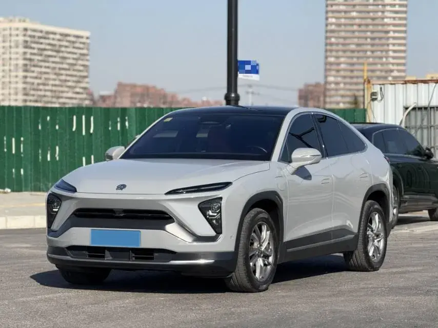 2020 NIO ES6 view 1