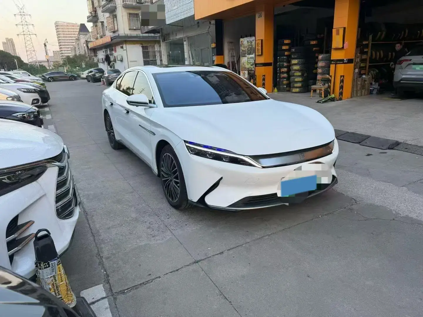 2020 BYD HAN thumbnail 3