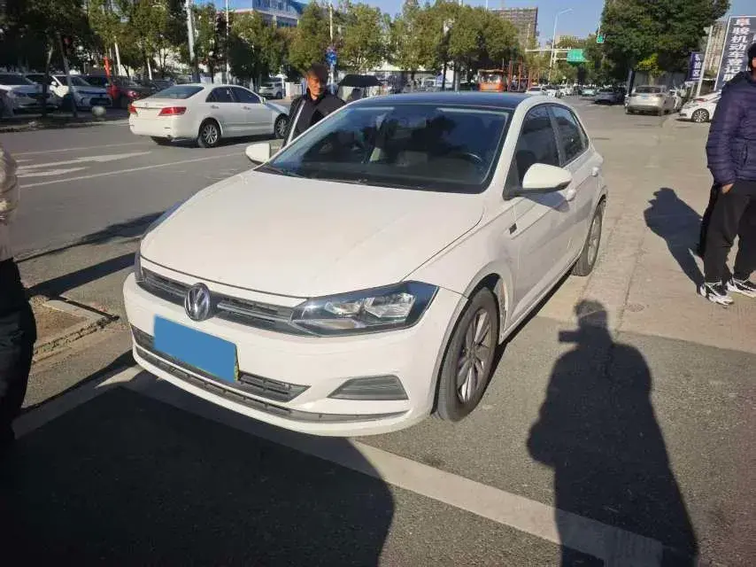 2019 VOLKSWAGEN POLO view 1