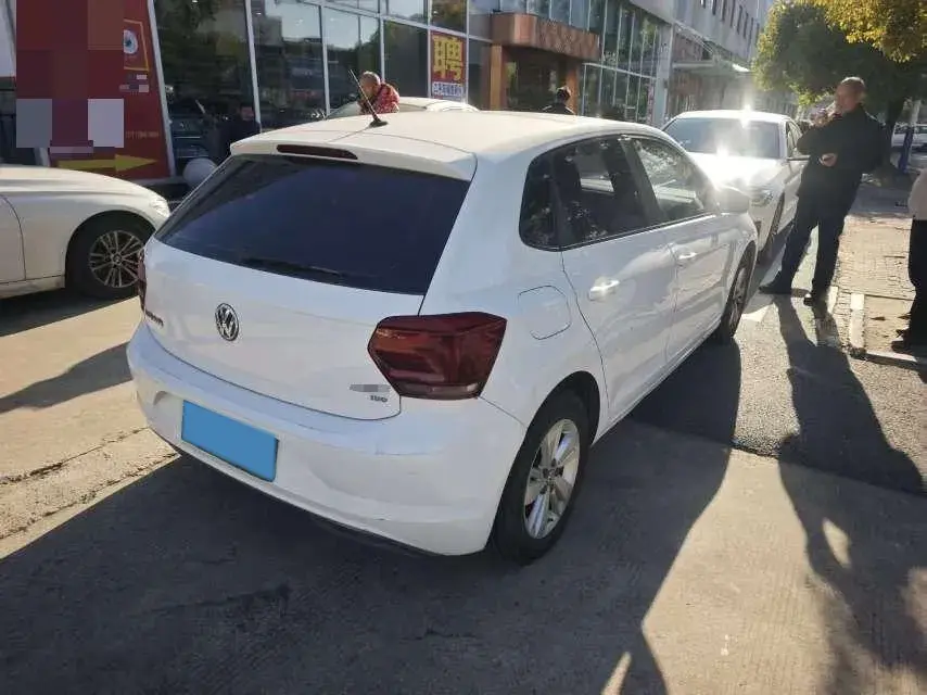 2019 VOLKSWAGEN POLO thumbnail 4