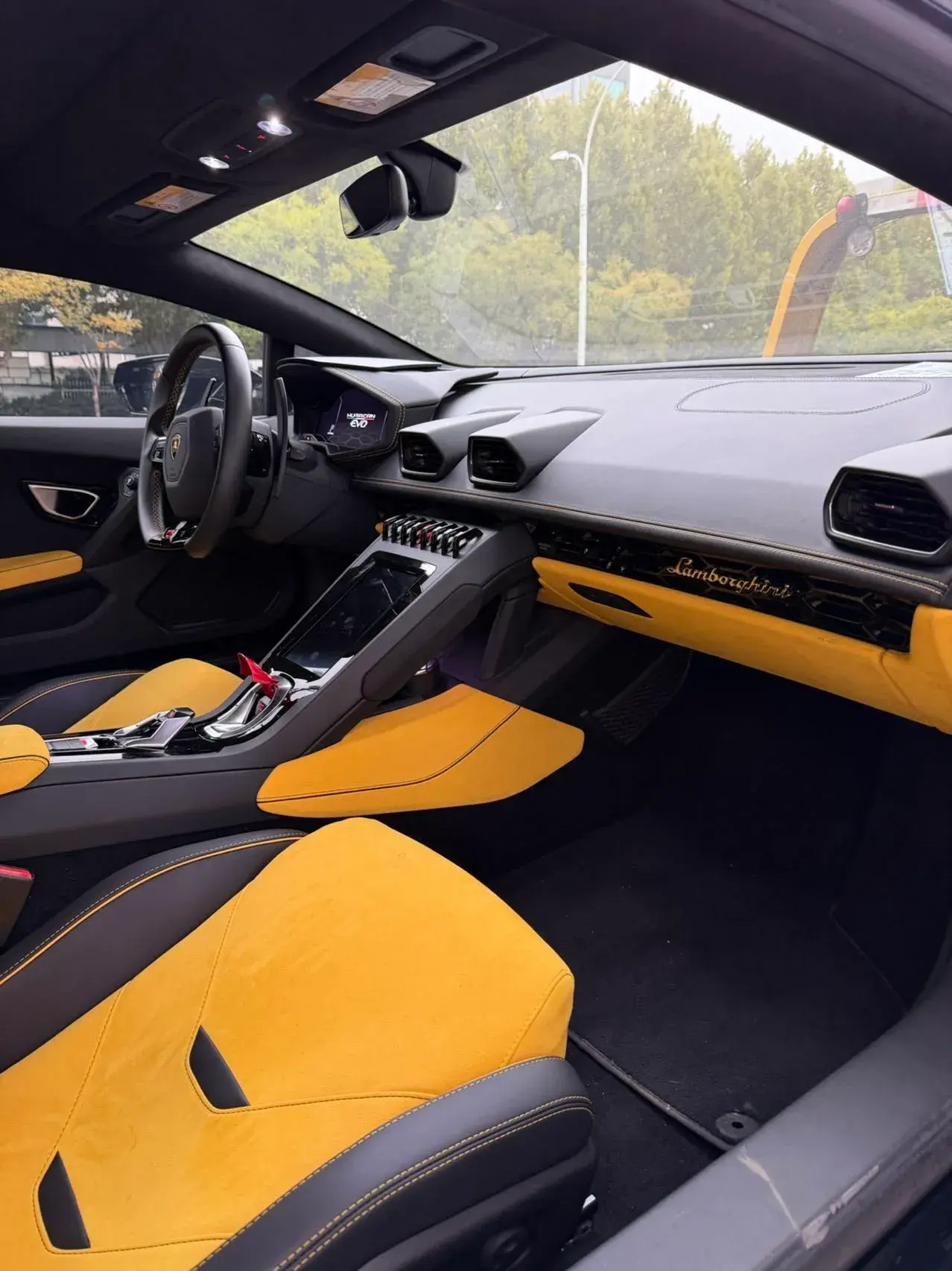 2020 LAMBORGHINI HURACÁN thumbnail 4