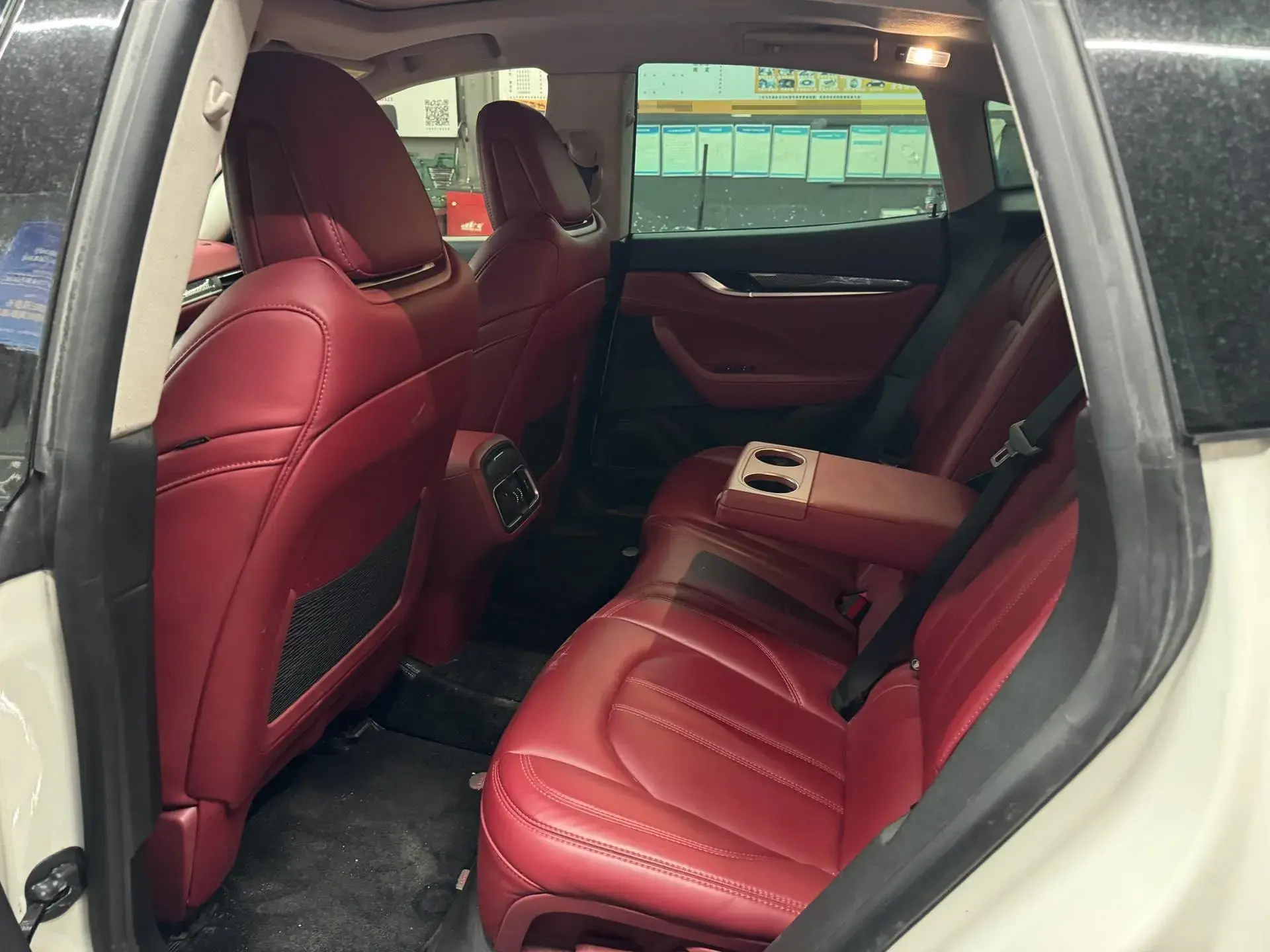 2018 MASERATI LEVANTE thumbnail 4