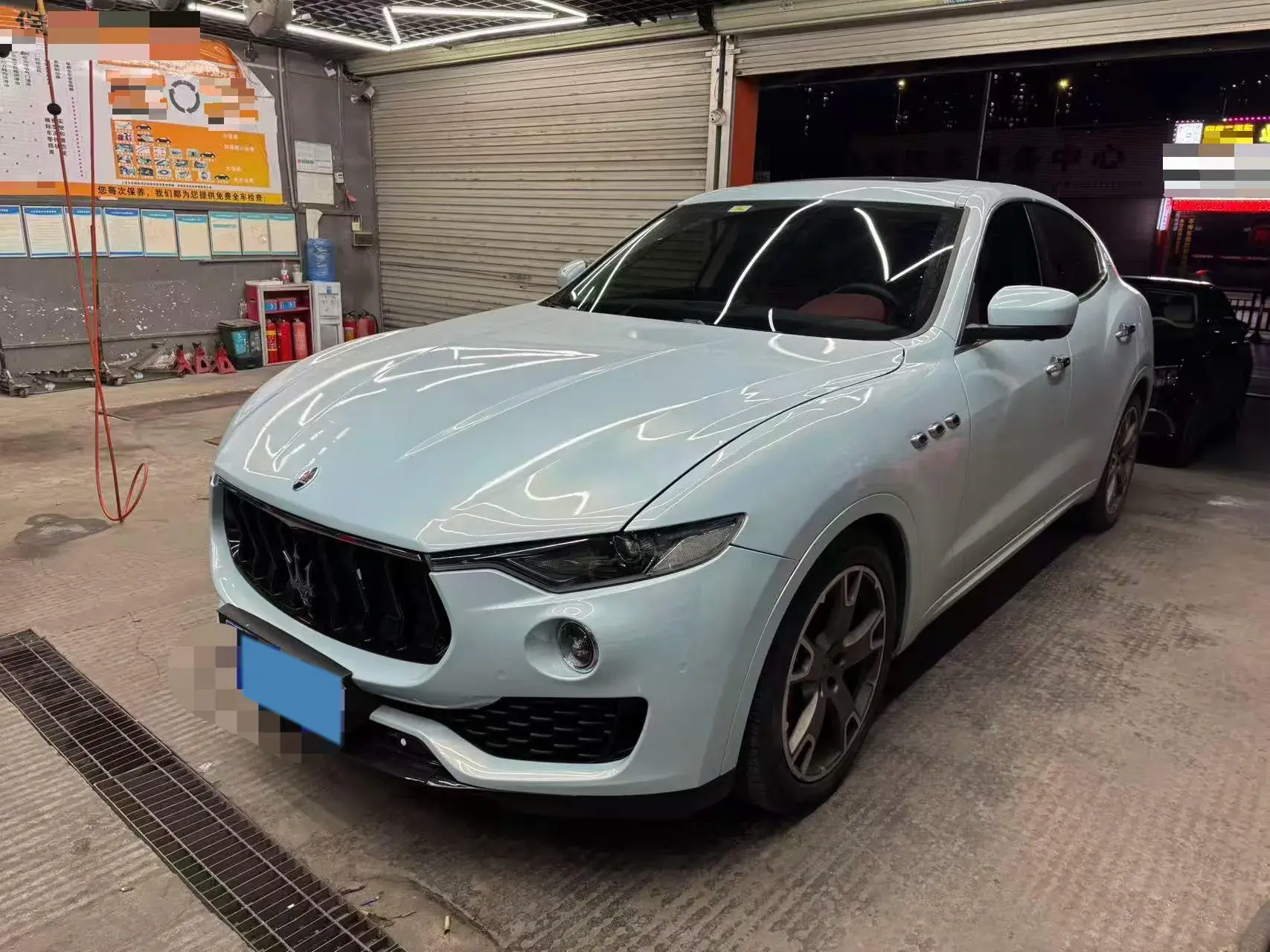 2018 MASERATI LEVANTE view 1