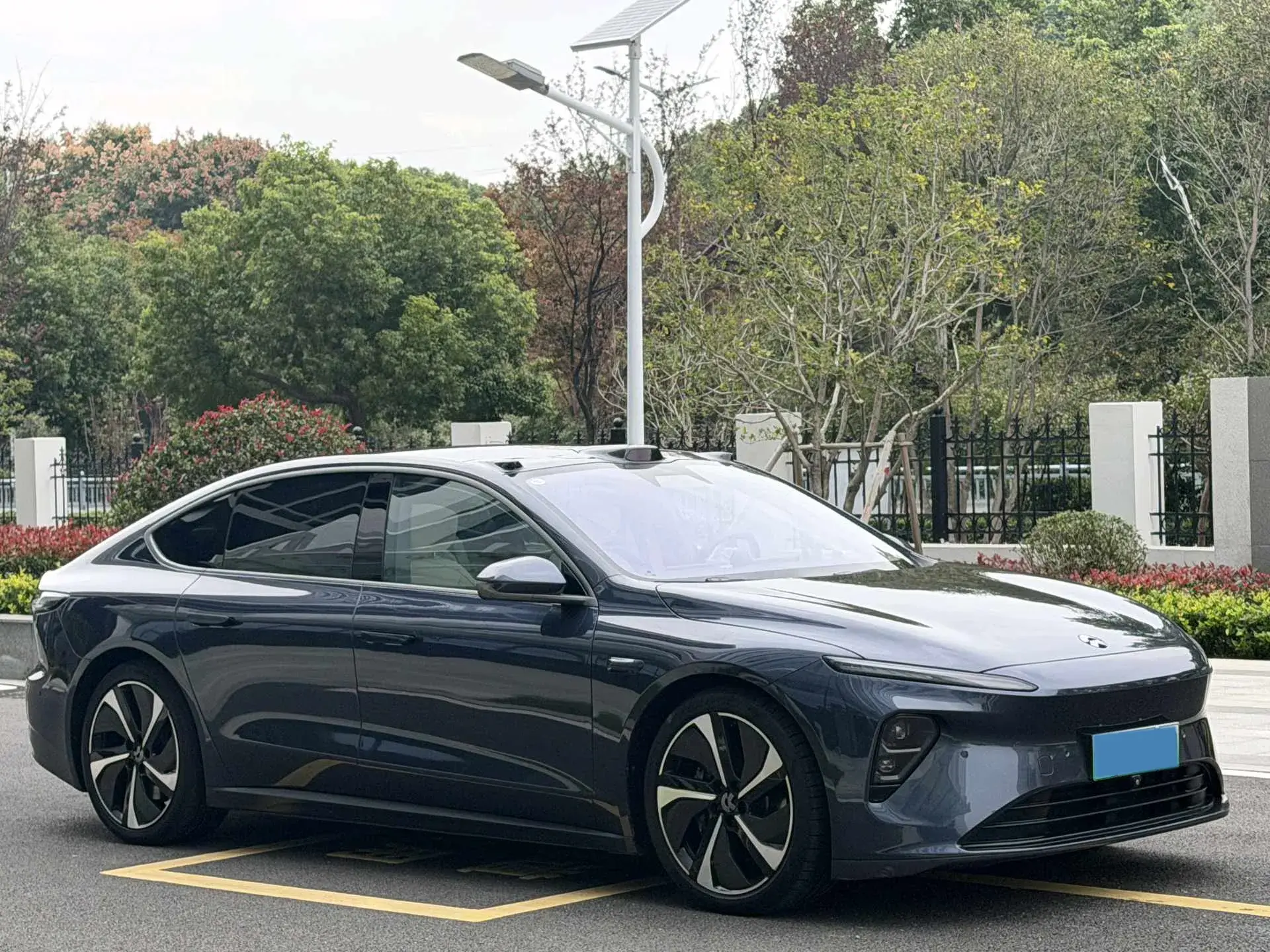 2022 NIO ET7 thumbnail 3