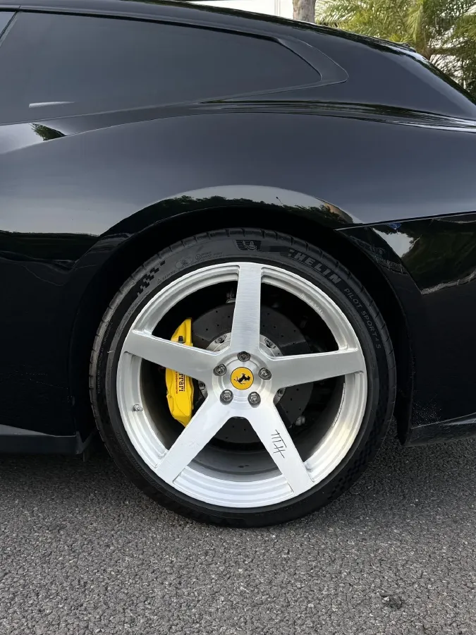 2017 Ferrari GTC4 Lusso 3.9T 609HP V8 7DCT,autocango,china used car exporter,china ev exporter,chinese used car exporter,chinese used ev exporter