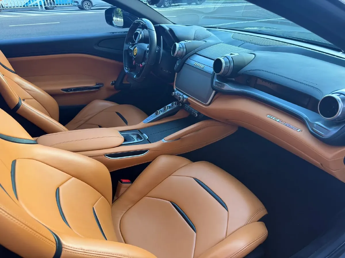 2017 Ferrari GTC4 Lusso 3.9T 609HP V8 7DCT,autocango,china used car exporter,china ev exporter,chinese used car exporter,chinese used ev exporter