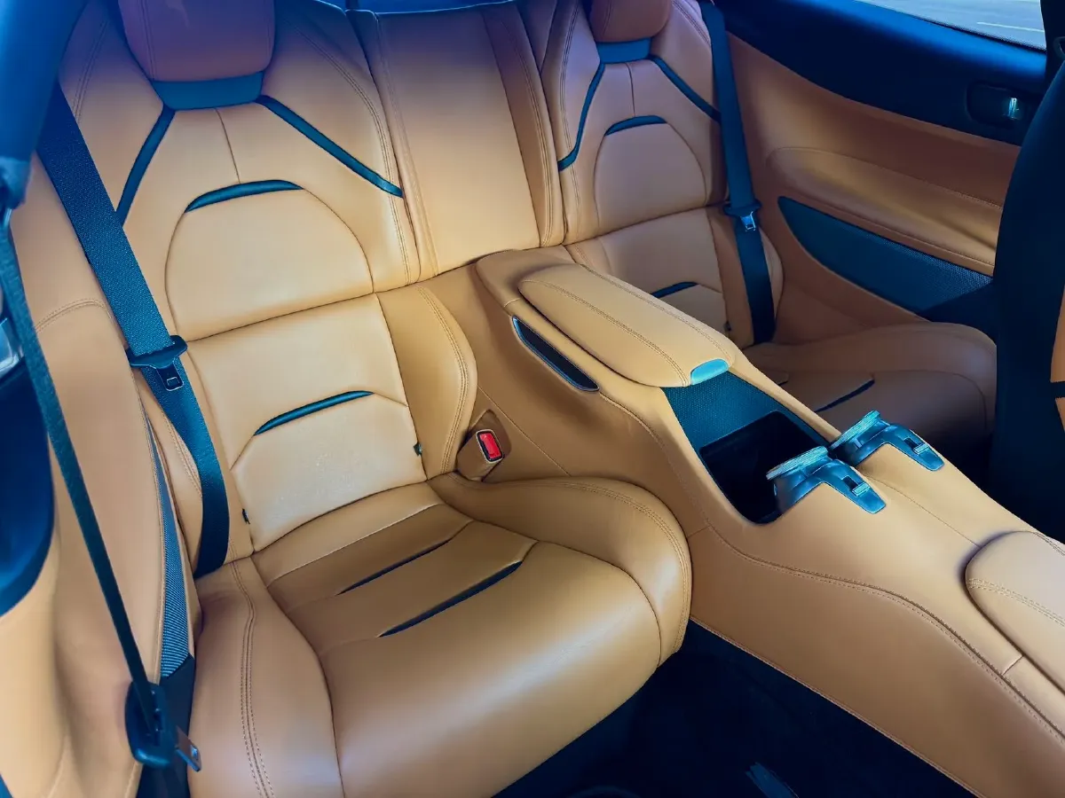 2017 Ferrari GTC4 Lusso 3.9T 609HP V8 7DCT,autocango,china used car exporter,china ev exporter,chinese used car exporter,chinese used ev exporter