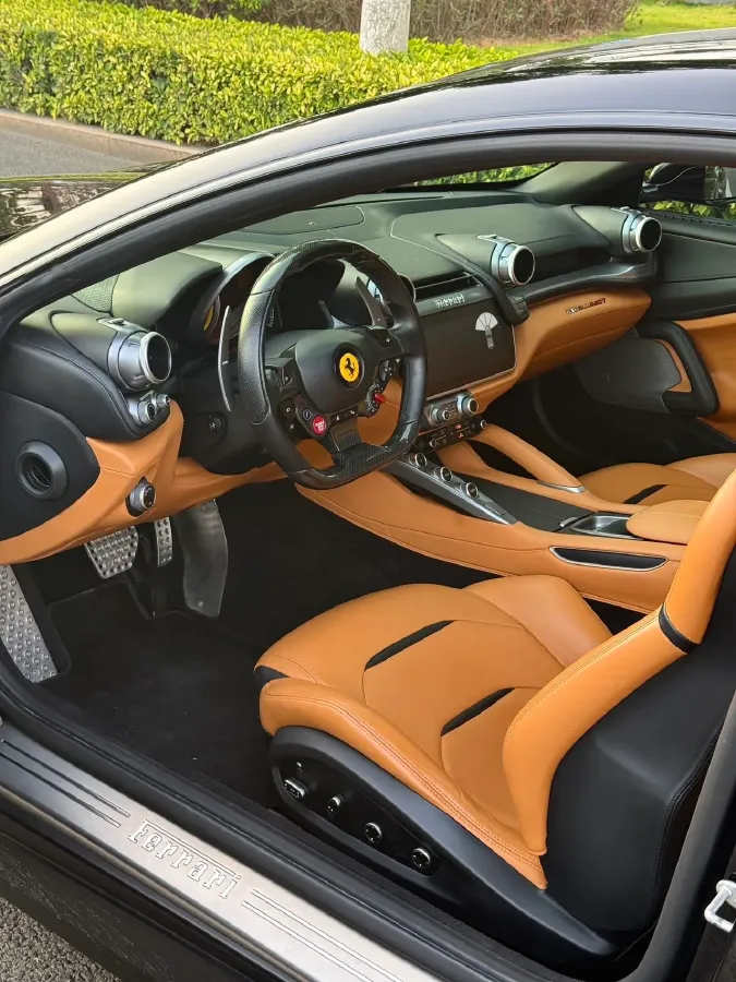 2017 Ferrari GTC4 Lusso 3.9T 609HP V8 7DCT,autocango,china used car exporter,china ev exporter,chinese used car exporter,chinese used ev exporter