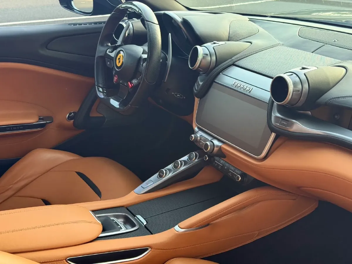 2017 Ferrari GTC4 Lusso 3.9T 609HP V8 7DCT,autocango,china used car exporter,china ev exporter,chinese used car exporter,chinese used ev exporter