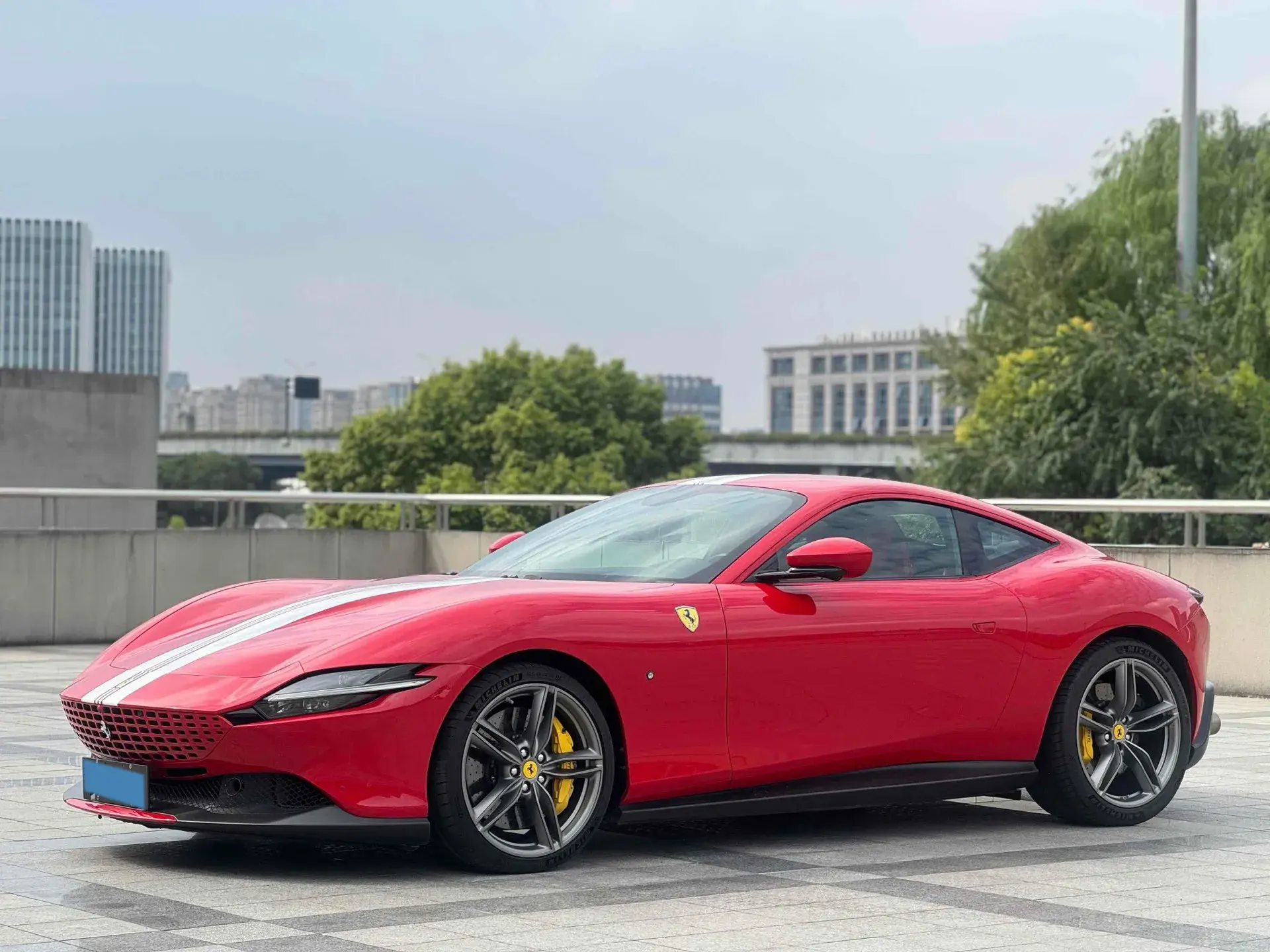 2020 FERRARI ROMA view 1