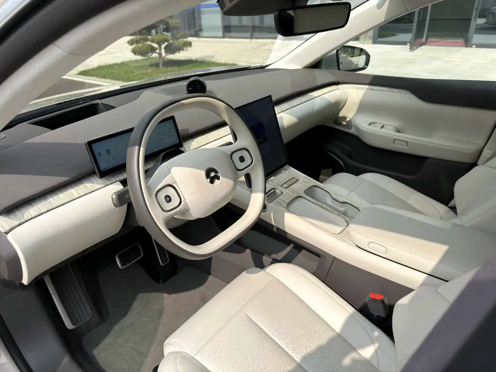 2024 NIO ET7 thumbnail 4