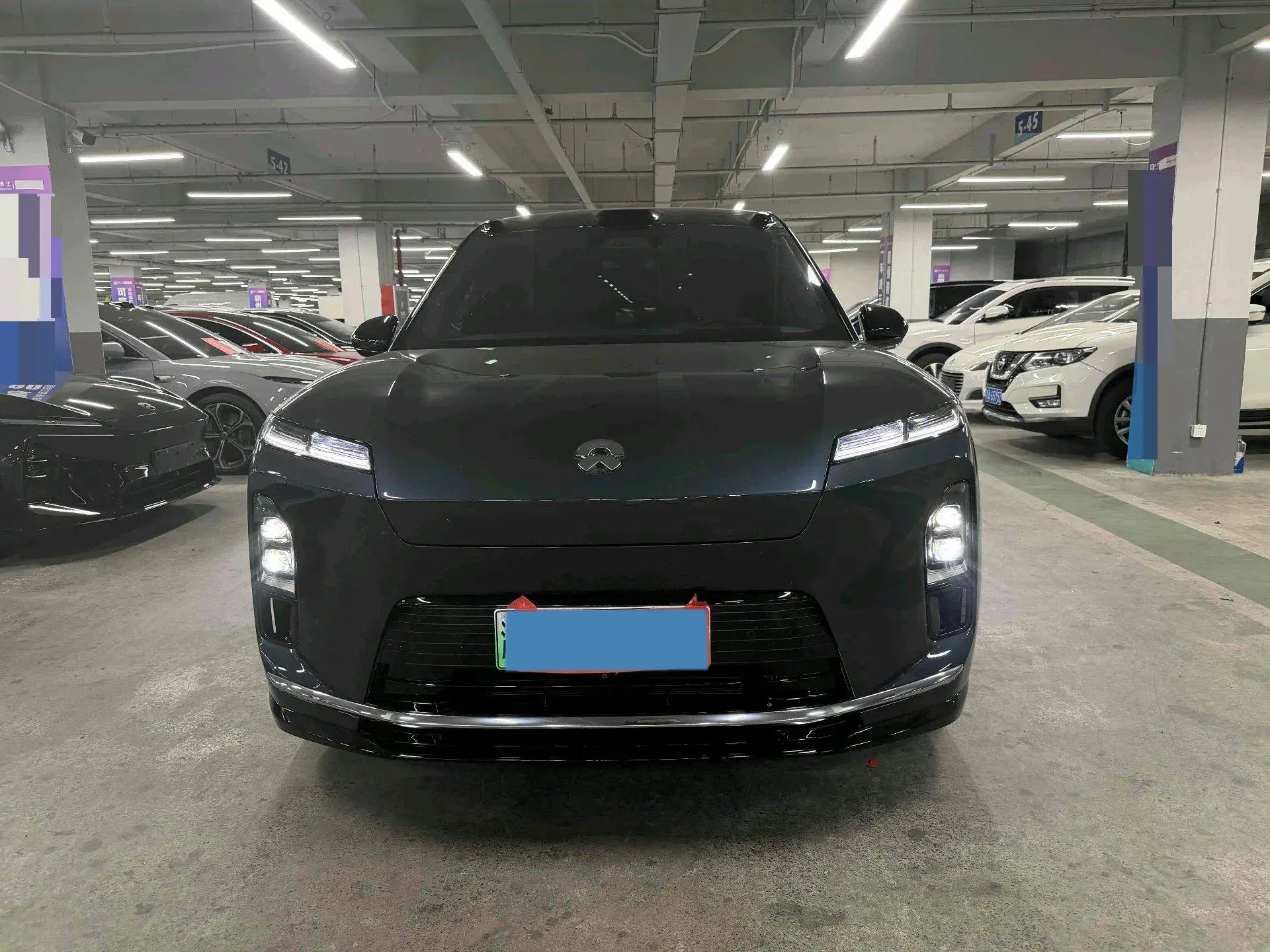 2023 NIO ES8 thumbnail 4