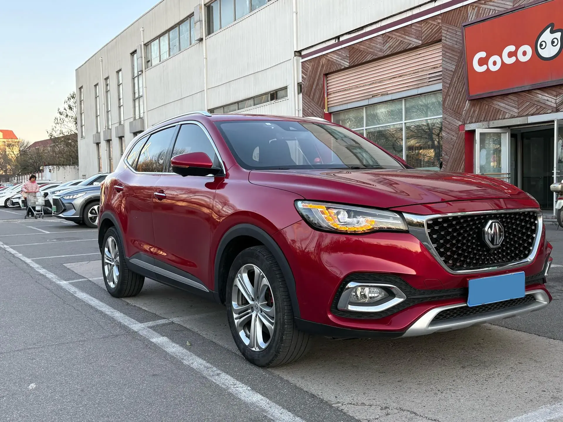 2018 MG HS thumbnail 3