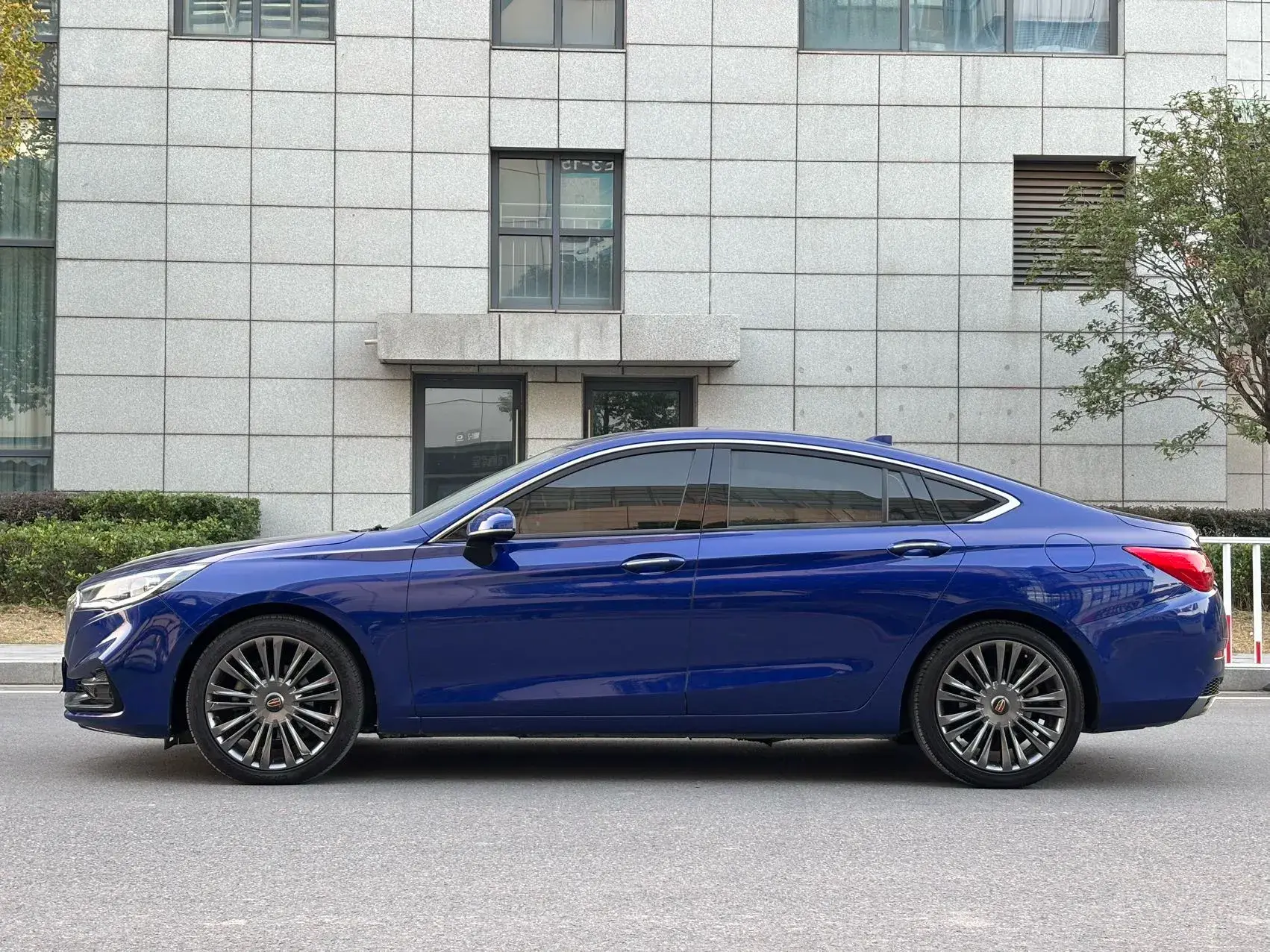 2020 HONGQI H5 thumbnail 4