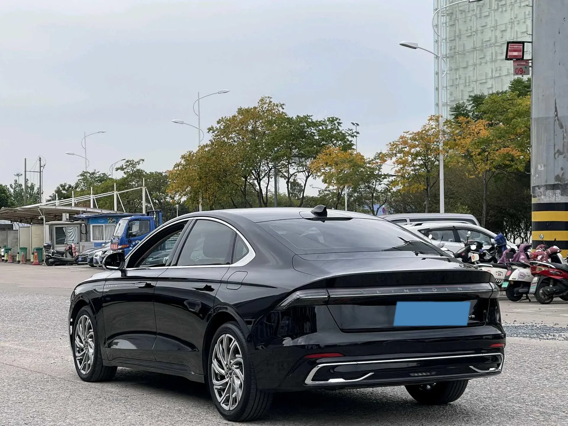 2022 LINCOLN Z thumbnail 3