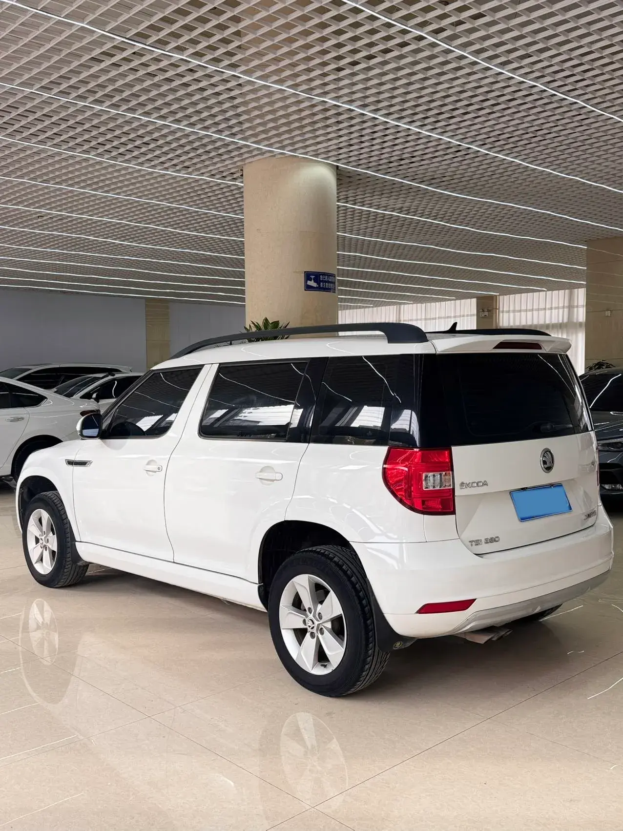 2016 SKODA YETI thumbnail 4