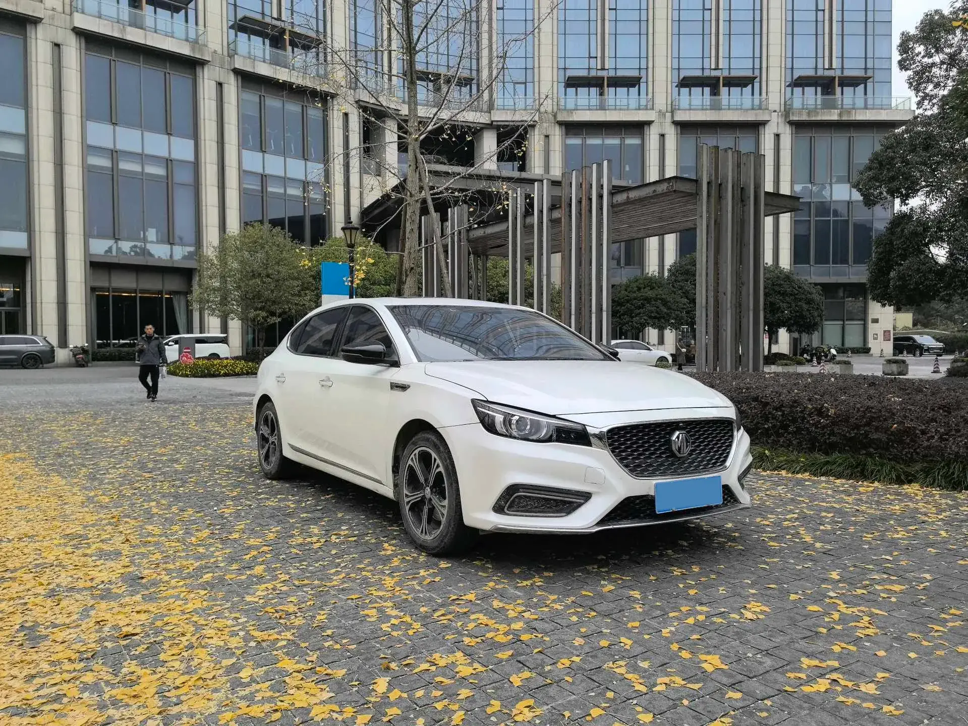 2017 MG MG6 thumbnail 3