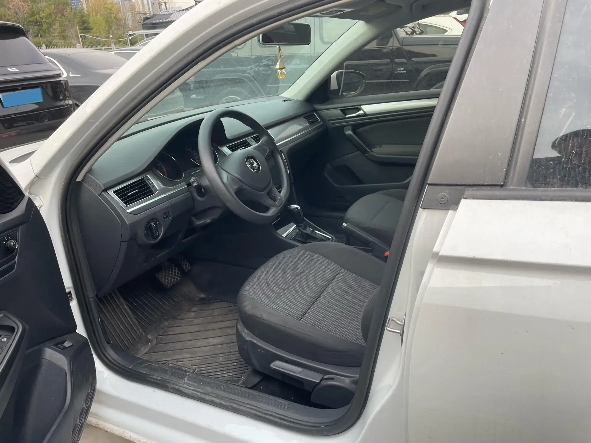 2019 VOLKSWAGEN BORA thumbnail 2