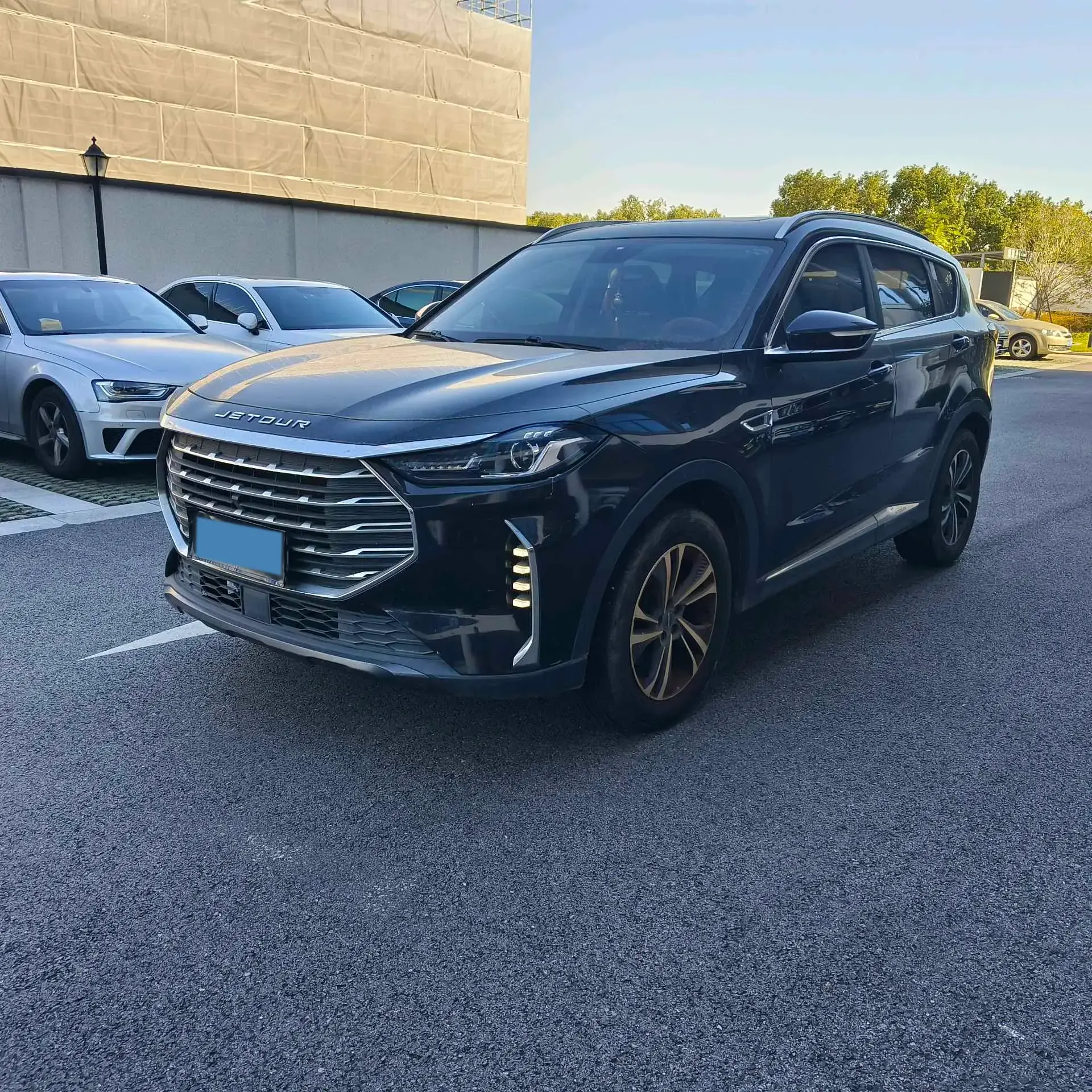 2021 JETOUR X70 view 1