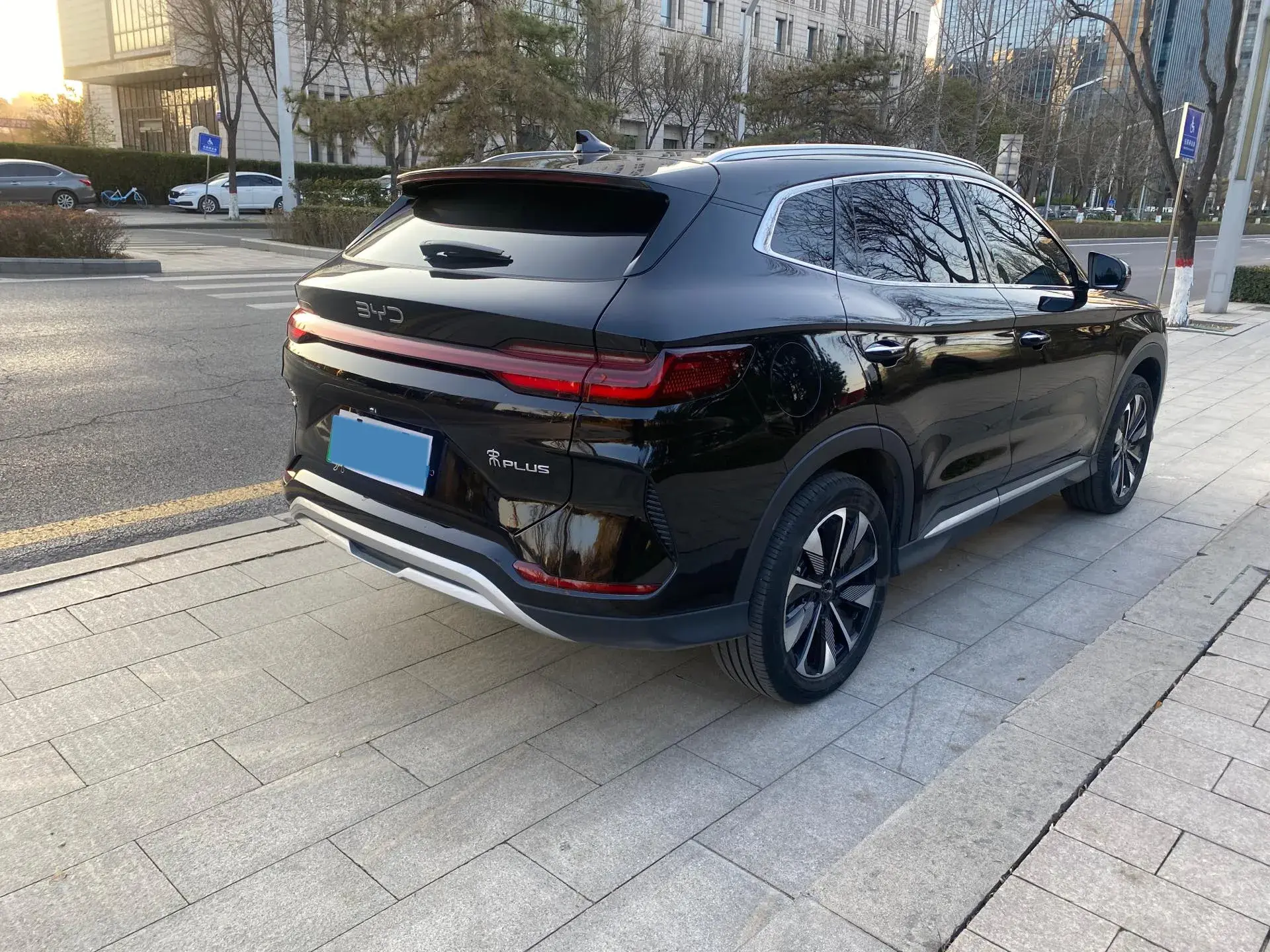 2024 BYD SONG thumbnail 4