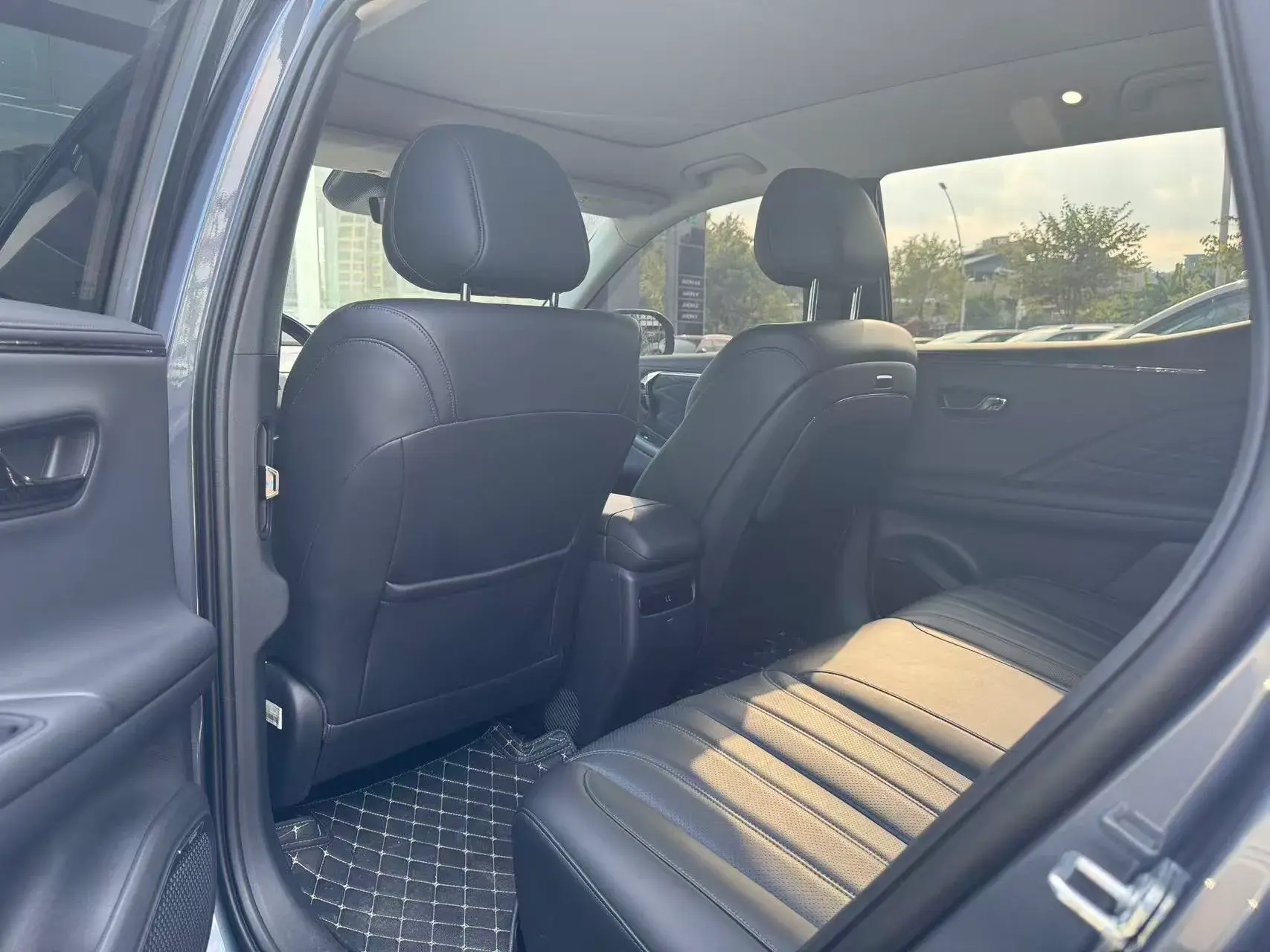 2024 AION V thumbnail 4