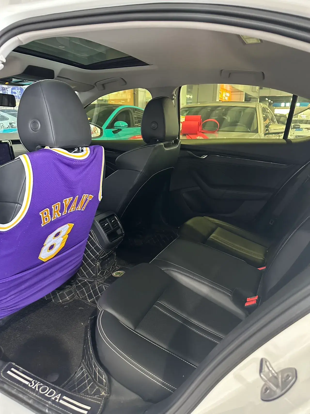 2021 SKODA OCTAVIA thumbnail 4