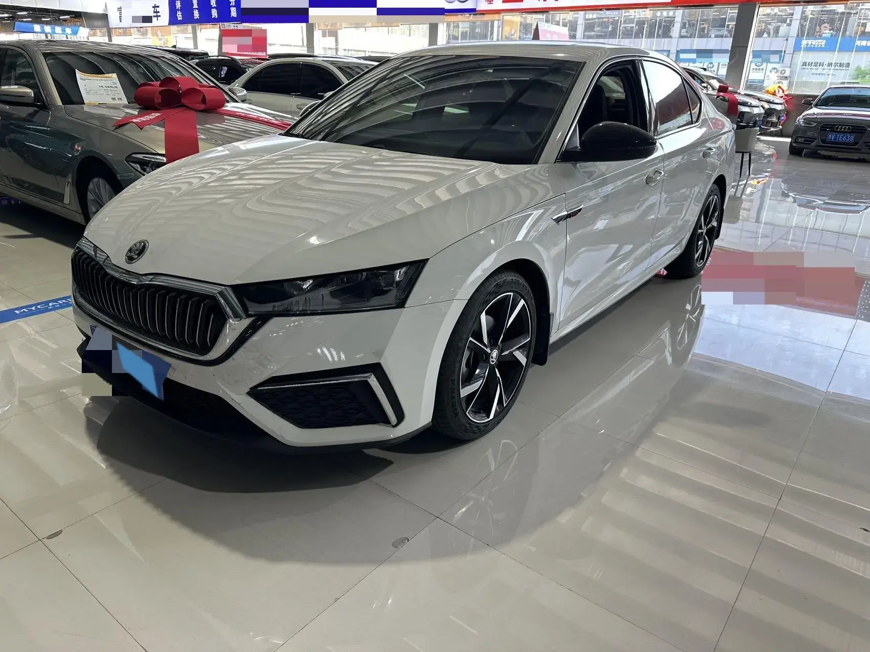 2021 SKODA OCTAVIA view 1