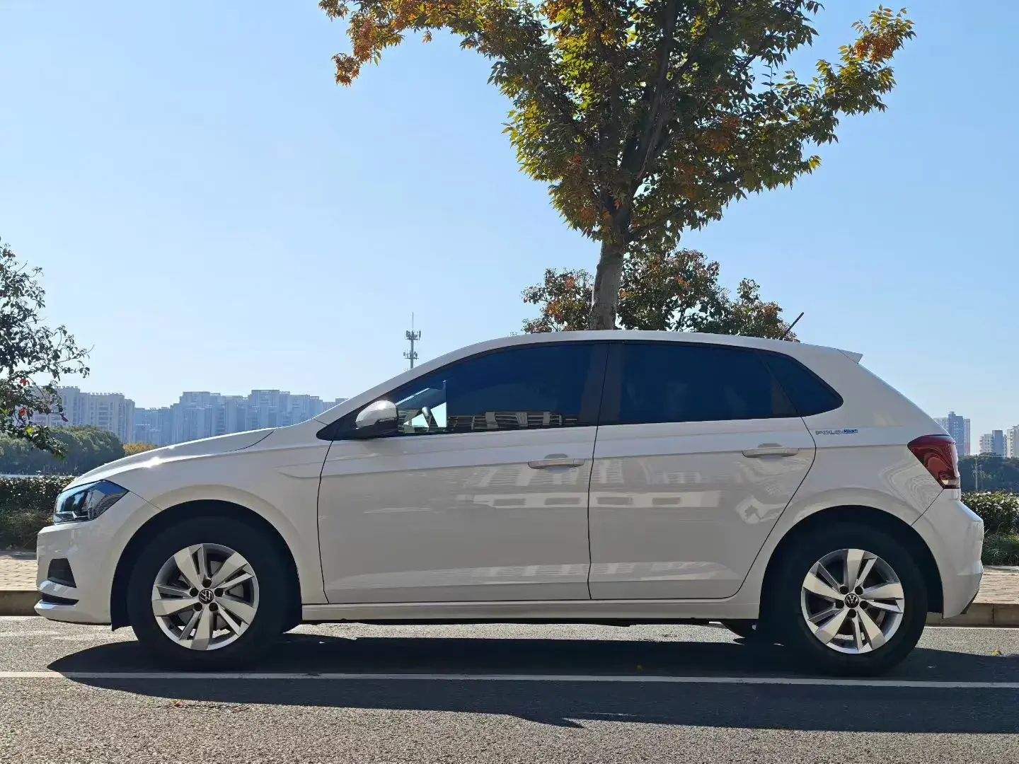 2022 VOLKSWAGEN POLO thumbnail 3