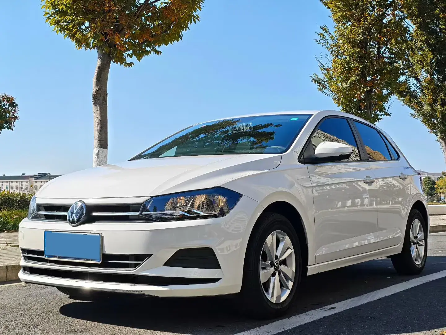 2022 VOLKSWAGEN POLO view 1