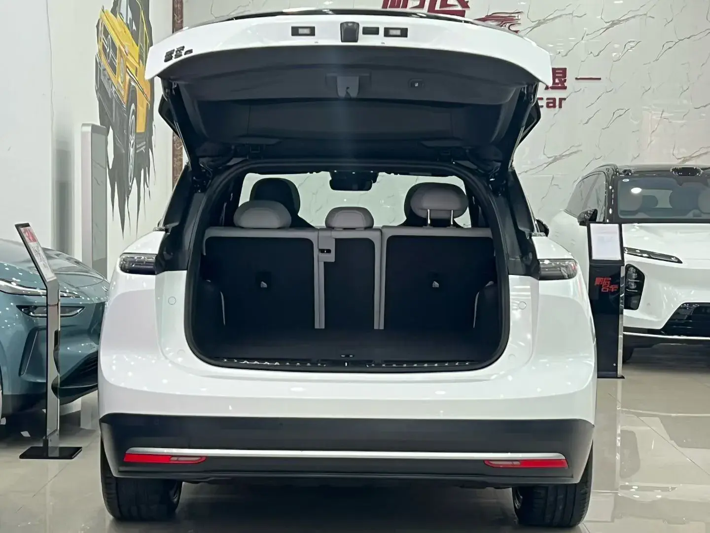 2023 NIO ES6 thumbnail 4