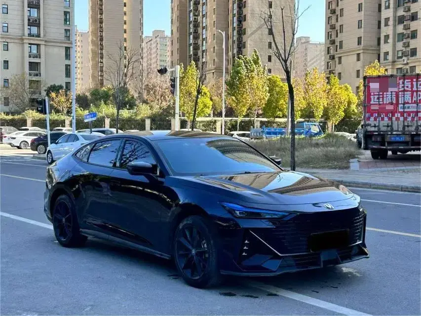 2023 CHANGAN UNI-V thumbnail 3