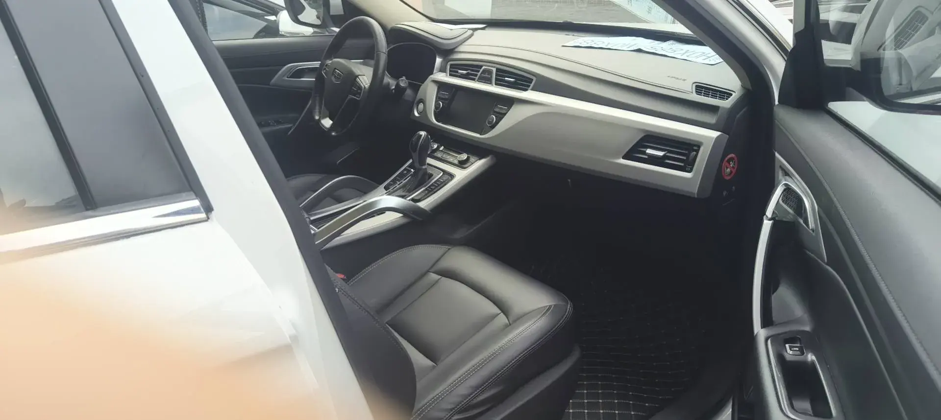 2018 GEELY AZKARRA thumbnail 3