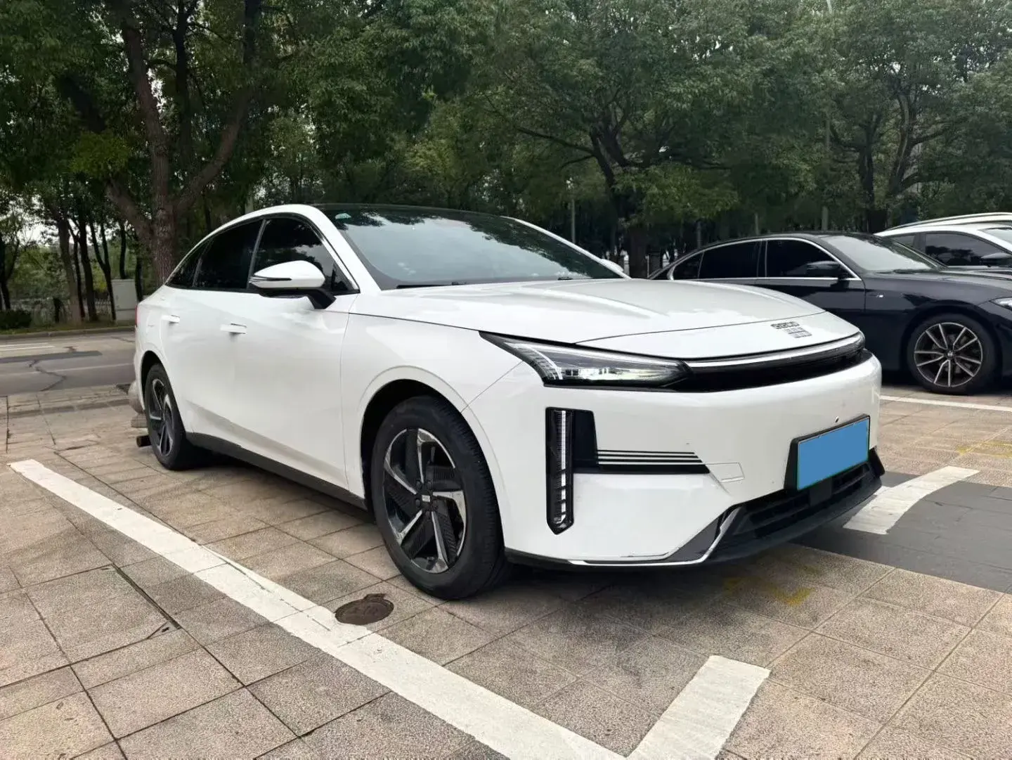 2023 GEELY GALAXY thumbnail 3