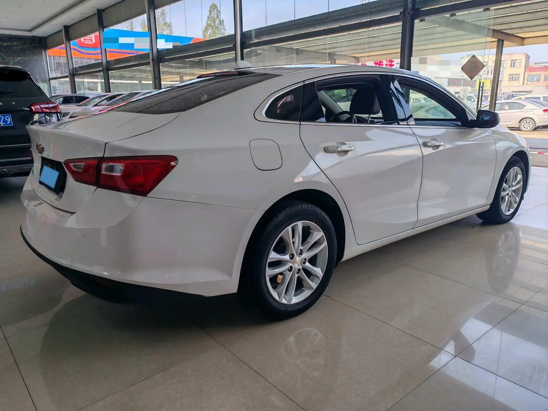 2018 CHEVROLET MALIBU thumbnail 2