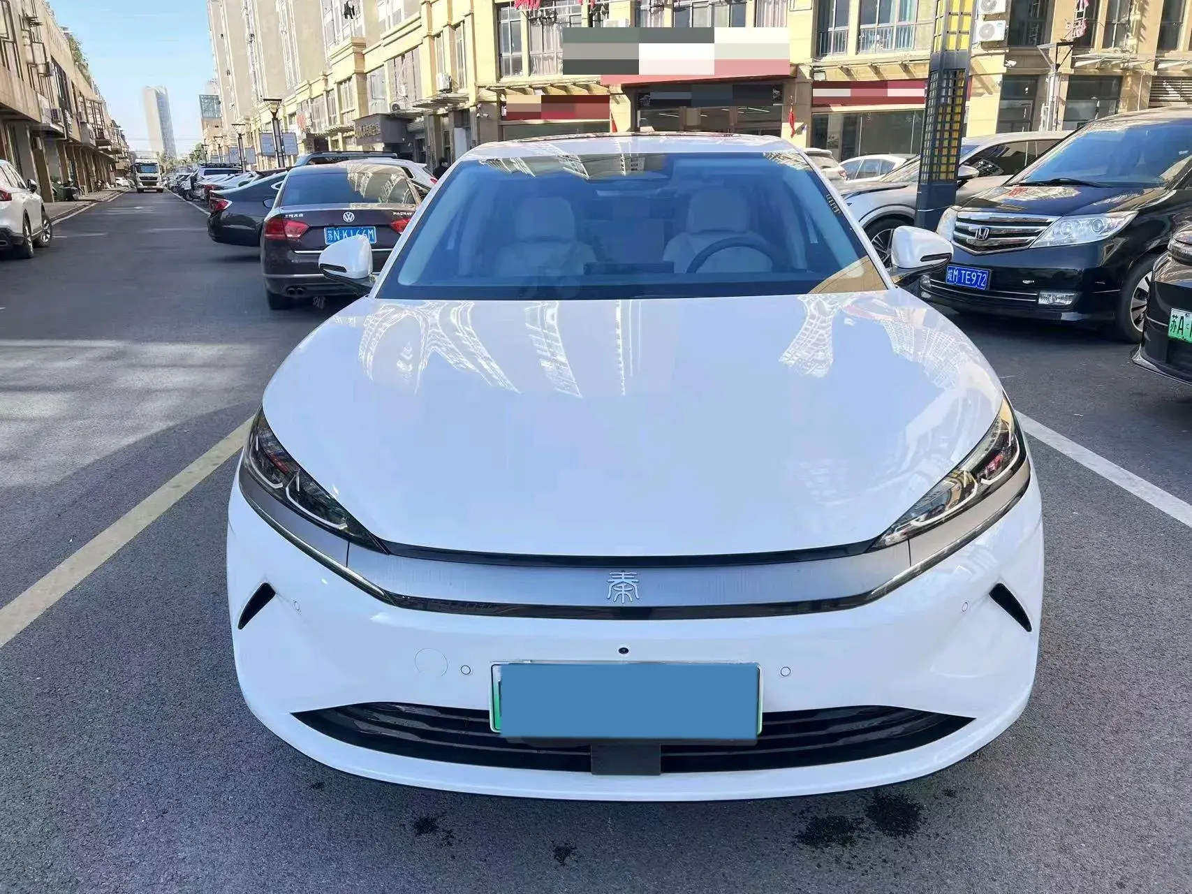 2025 BYD QINL thumbnail 2